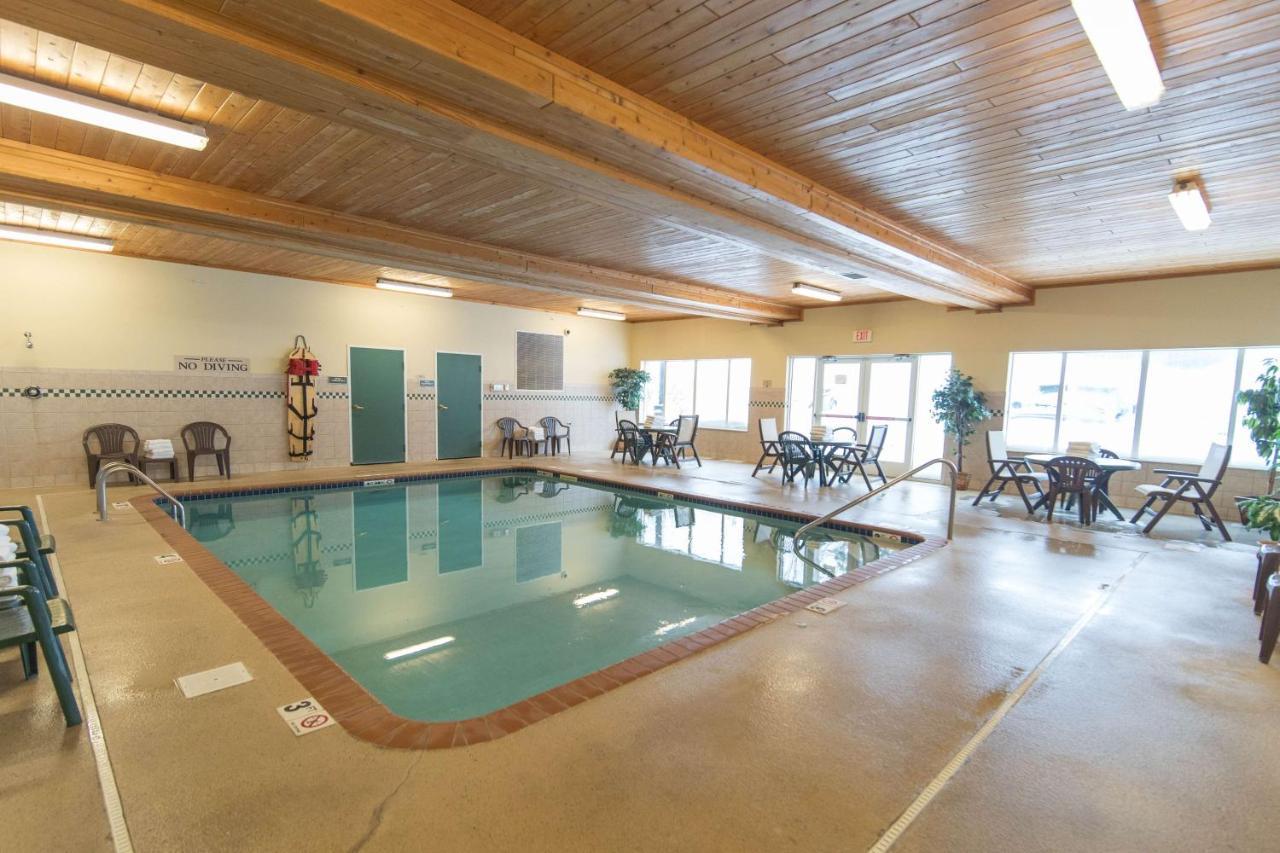 Holiday Inn Express & Suites Marquette By Ihg Екстериор снимка