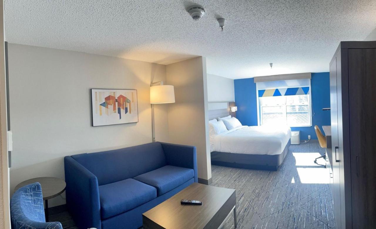 Holiday Inn Express & Suites Marquette By Ihg Екстериор снимка