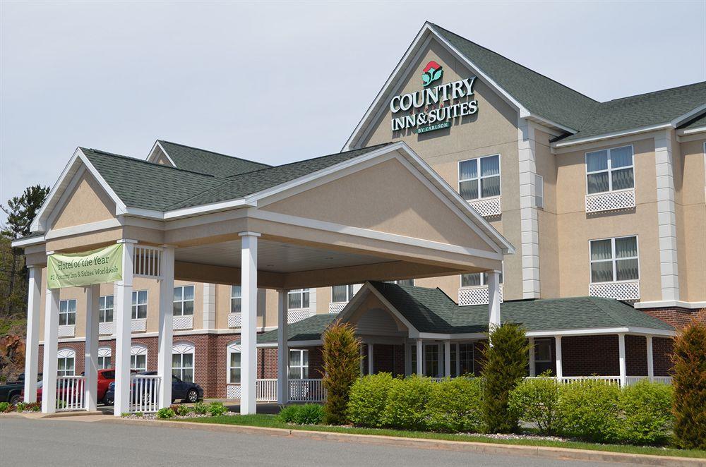 Holiday Inn Express & Suites Marquette By Ihg Екстериор снимка
