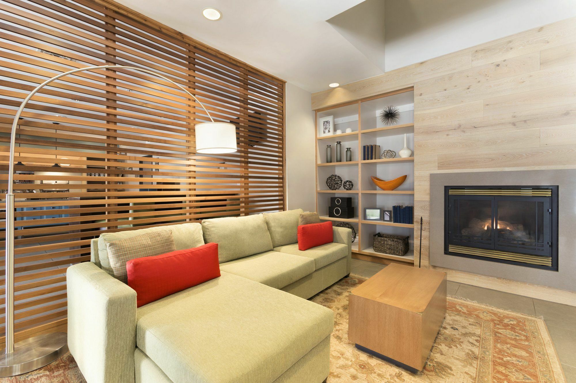 Holiday Inn Express & Suites Marquette By Ihg Екстериор снимка