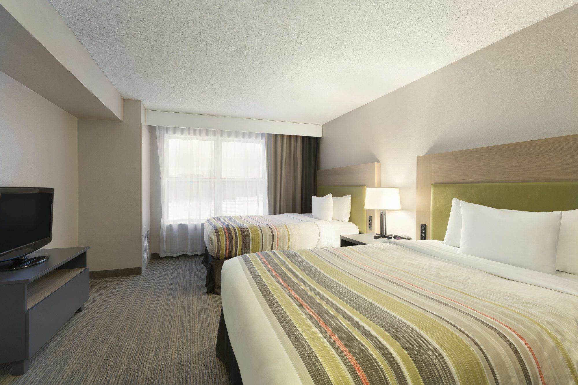 Holiday Inn Express & Suites Marquette By Ihg Екстериор снимка