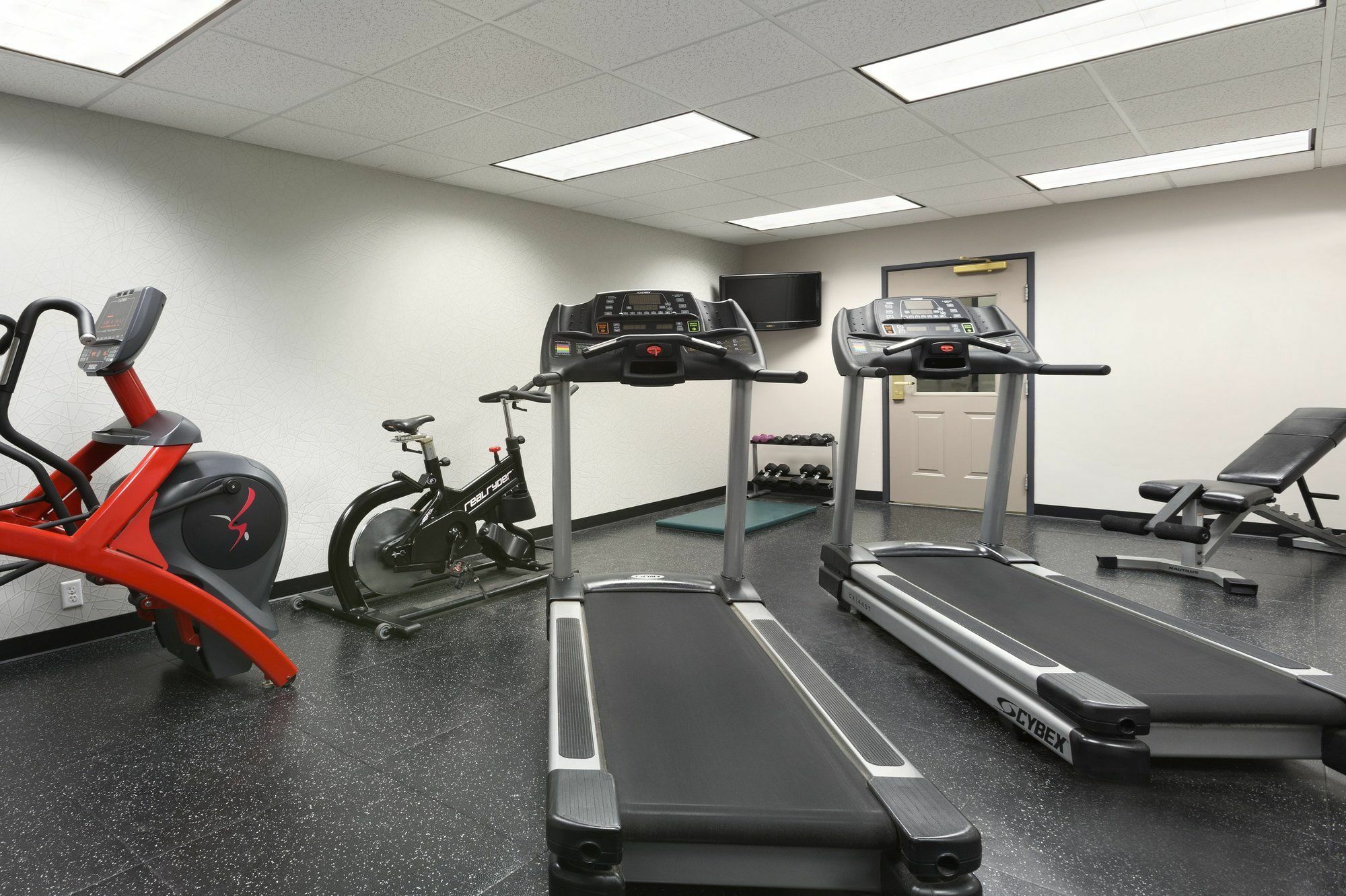 Holiday Inn Express & Suites Marquette By Ihg Екстериор снимка